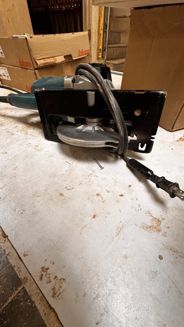 Makita 5477NB 7-1/4" Hypoid Circular Saw - Image 2