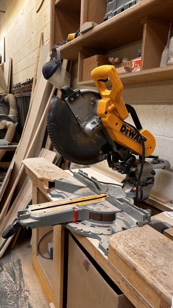 DEWALT DW717 10” Double-Bevel Sliding Compound Miter Saw - Image 2
